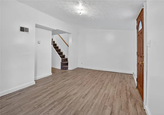 Photo 4 of Single family home for sale at 417 Alexander St, Mc Kees Rocks, PA 15136 | MLS# 1729866 | Listing updated on 2026-09-07