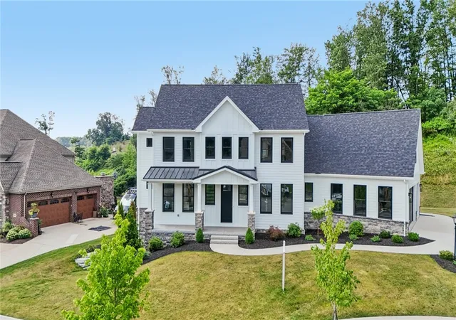 Photo 2 of Single family home for sale at 205 Carry Back Ct, Cranberry Twp, PA 16066 | MLS# 1731424 | Listing updated on 2026-10-21