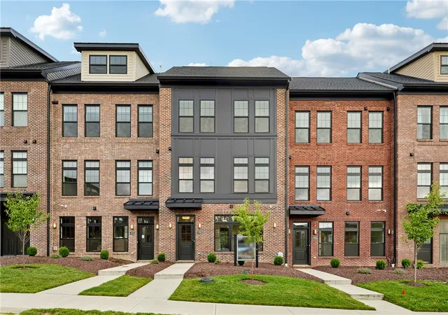 Photo 2 of Townhouse for sale at 416 Magnolia Dr, Peters Twp, PA 15367 | MLS# 1732771 | Listing updated on 2026-09-02