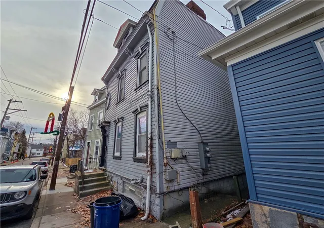 Photo 3 of Multi family home for sale at 1809 Rialto St, Pittsburgh, PA 15212 | MLS# 1732574 | Listing updated on 2026-10-19