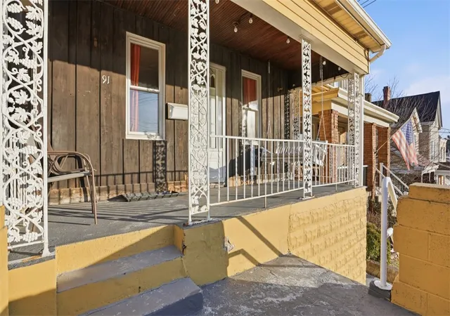 Photo 3 of Single family home for sale at 91 Westwood St, Mt Washington, PA 15211 | MLS# 1732703 | Listing updated on 2026-09-04