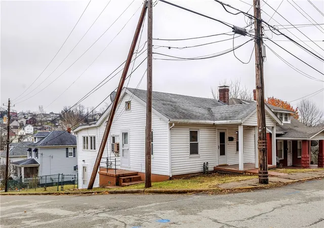 Photo 1 of Single family home for sale at 312 Lafferty St, Jeannette, PA 15644 | MLS# 1733118 | Listing updated on 2026-09-10