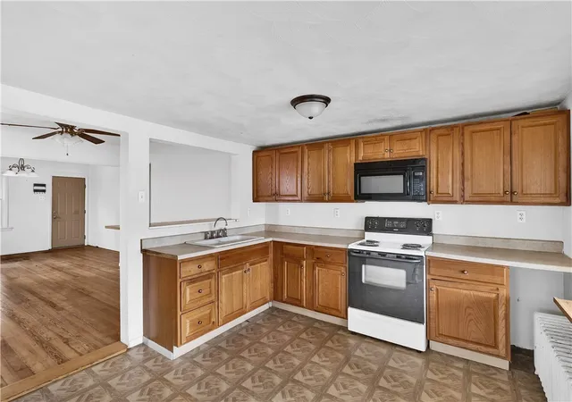 Photo 3 of Single family home for sale at 312 Lafferty St, Jeannette, PA 15644 | MLS# 1733118 | Listing updated on 2026-09-10