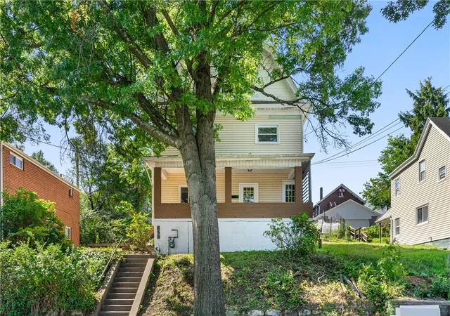 Photo 2 of Single family home for sale at 658 Montclair St, Greenfield, PA 15217 | MLS# 1733123 | Listing updated on 2026-09-03
