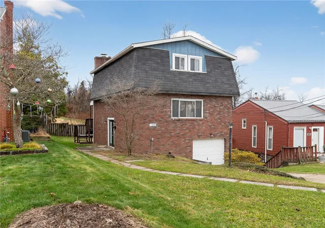 Photo 3 of Single family home for sale at 130 Harphen St, Mc Keesport, PA 15132 | MLS# 1733041 | Listing updated on 2026-09-10