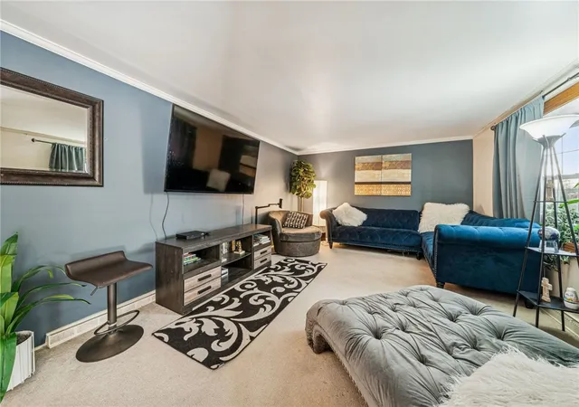 Photo 4 of Single family home for sale at 208 Crescent Garden Dr, Pittsburgh, PA 15235 | MLS# 1735867 | Listing updated on 2026-09-03