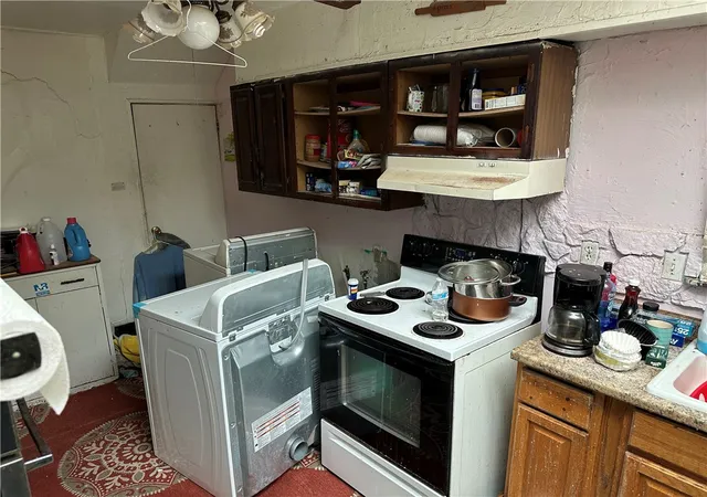 Photo 4 of Single family home for sale at 866 Florence St, La Belle, PA 15450 | MLS# 1736806 | Listing updated on 2026-09-09