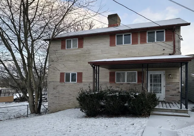 Photo 1 of Sale Pending at 466 Broad St, Washington, PA 15301 | MLS# 1737327 | Listing updated on 2026-09-02