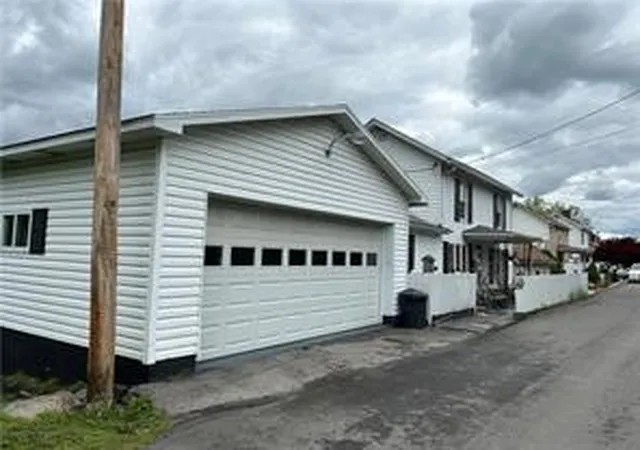 Photo 3 of Single family home for sale at 42 Walnut Ave, Dunbar, PA 15431 | MLS# 1738901 | Listing updated on 2026-09-08