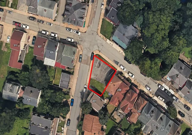 Photo 2 of Sale Pending at 239 W Sycamore St, Pittsburgh, PA 15211 | MLS# 1739569 | Listing updated on 2026-09-01