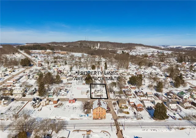 Photo 4 of House for sale at 451 Main St, Rockwood Boro, PA 15557 | MLS# 1739880 | Listing updated on 2026-09-19