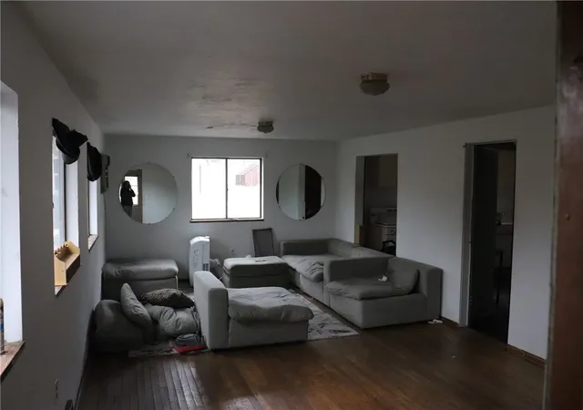 Photo 4 of Single family home for sale at 102 W Midland Ave, Midland, PA 15059 | MLS# 1740555 | Listing updated on 2026-09-14