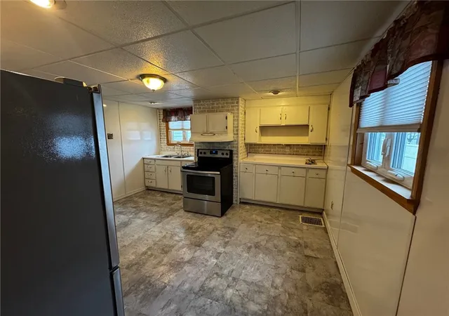 Photo 4 of Sale Pending at 58 E Wine St, Uniontown, PA 15401 | MLS# 1740821 | Listing updated on 2026-09-29