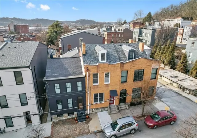 Photo 3 of Single family home for sale at 1515 Arch St, Pittsburgh, PA 15212 | MLS# 1741263 | Listing updated on 2026-09-03
