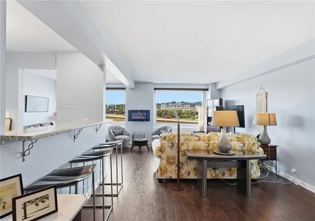 Photo 4 of Condo for sale at 320 Fort Duquesne Blvd #4F, Pittsburgh, PA 15222 | MLS# 1741571 | Listing updated on 2026-09-06