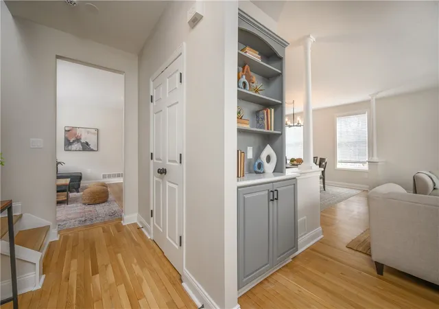 Photo 3 of Sale Pending at 100 Summerlawn Dr, Sewickley, PA 15143 | MLS# 1741429 | Listing updated on 2026-09-04