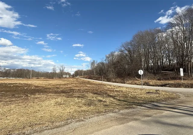 Photo 4 of House for sale at 7700 Sharon Mercer Rd, E Lackawannock Twp, PA 16137 | MLS# 1741616 | Listing updated on 2026-09-01