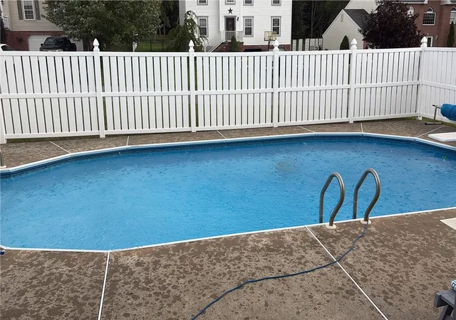 Photo 3 of Single family home for sale at 401 Lexington Dr, Hempfield Twp, PA 15601 | MLS# 1741753 | Listing updated on 2026-09-14