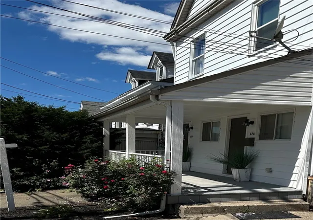 Listing Photo 3 - Condo for sale in building located at 17 Lelia St, Pittsburgh, PA 15211