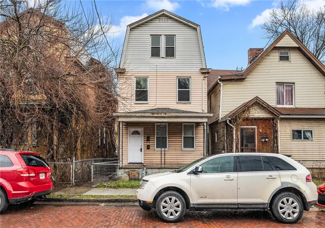 Photo 2 of Multi family home for sale at 902 Robinson St, Mc Kees Rocks, PA 15136 | MLS# 1742697 | Listing updated on 2026-10-15