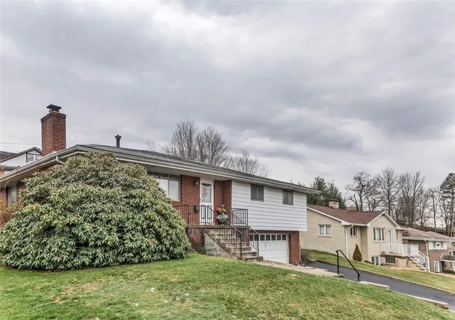 Photo 3 of Single family home for sale at 605 Short St, Hempfield Twp, PA 15601 | MLS# 1743702 | Listing updated on 2026-09-01