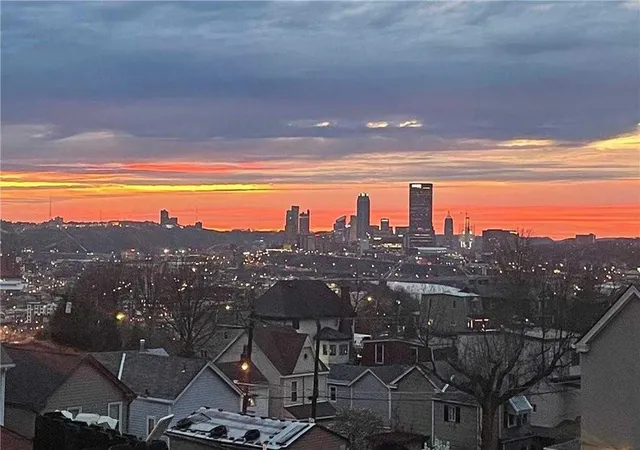 Photo 3 of Single family home for sale at 7 Augustine St, Pittsburgh, PA 15207 | MLS# 1743518 | Listing updated on 2026-10-18