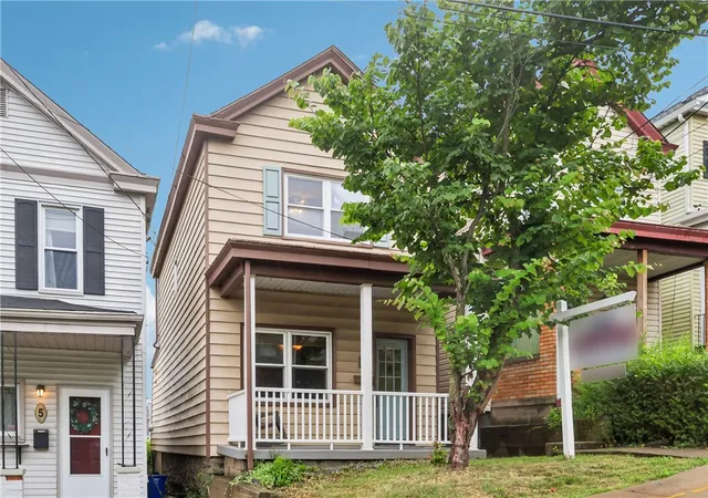 Photo 4 of Single family home for sale at 7 Augustine St, Pittsburgh, PA 15207 | MLS# 1743518 | Listing updated on 2026-10-18
