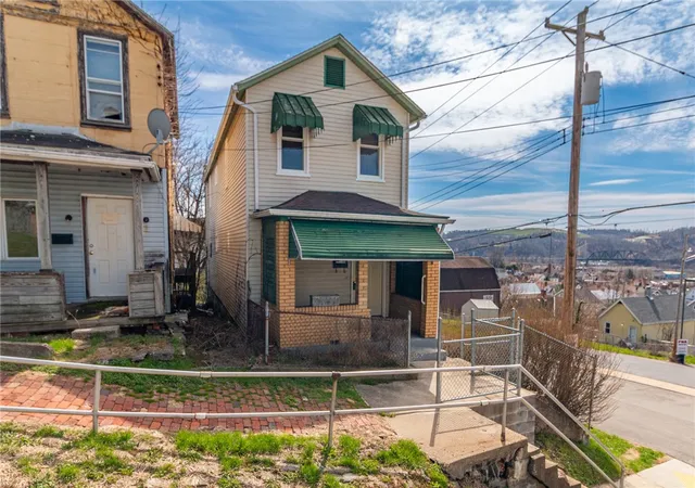 Photo 3 of Single family home for sale at 700 6th Street, Glassport, PA 15045 | MLS# 1744000 | Listing updated on 2026-09-10