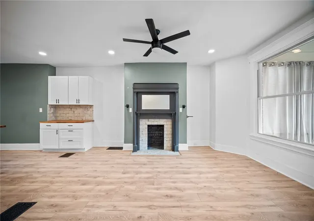 Photo 4 of Townhouse for sale at 625 E 9th Avenue, Munhall, PA 15120 | MLS# 1744133 | Listing updated on 2026-09-08