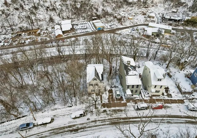 Photo 3 of Single family home for sale at 3713 Melwood Ave, Polish Hill, PA 15213 | MLS# 1743817 | Listing updated on 2026-09-09