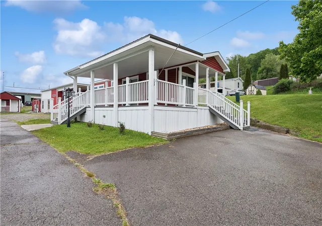 Photo 1 of Manufactured home for sale at 300 Clubhouse Dr, Donegal, PA 15628 | MLS# 1744408 | Listing updated on 2026-09-11