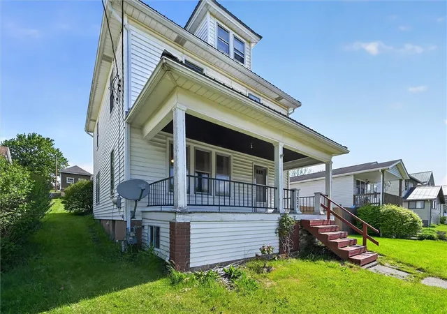 Photo 3 of Single family home for sale at 1824 Jefferson Ave, Canton Twp, PA 15301 | MLS# 1745069 | Listing updated on 2026-09-09