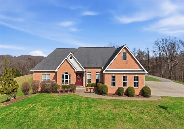 Photo 1 of Single family home for sale at 148 Stonegate Dr, Gilpin Twp, PA 15656 | MLS# 1745219 | Listing updated on 2026-09-14