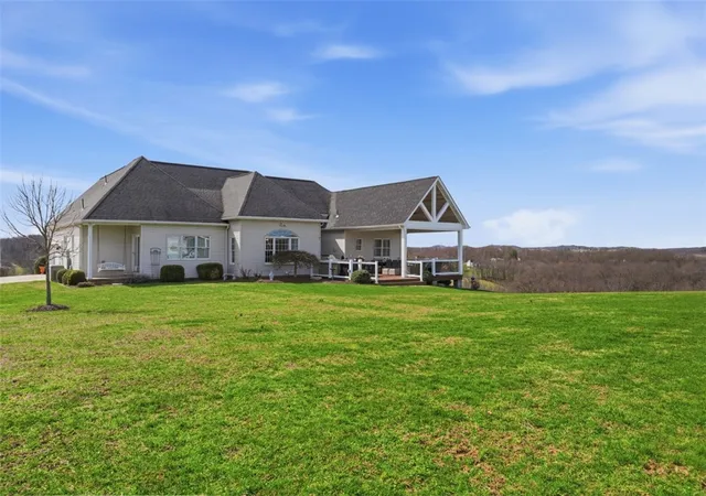 Photo 3 of Single family home for sale at 148 Stonegate Dr, Gilpin Twp, PA 15656 | MLS# 1745219 | Listing updated on 2026-09-14