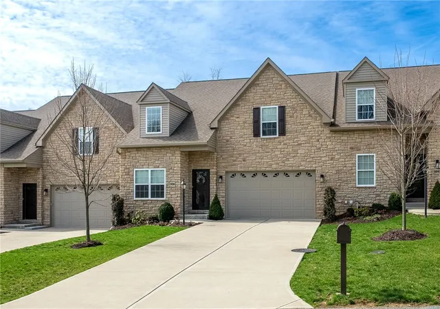 Photo 1 of Sale Pending at 996 Surrey Woods Dr, Canonsburg, PA 15317 | MLS# 1745513 | Listing updated on 2026-09-13