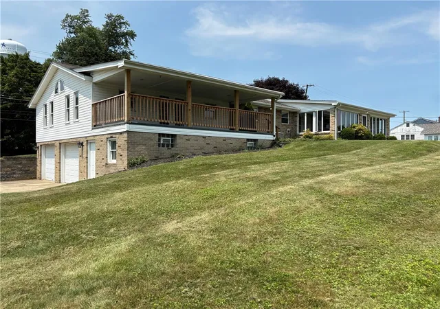 Photo 3 of Single family home for sale at 235 Main St, Evans City, PA 16033 | MLS# 1745281 | Listing updated on 2026-09-02