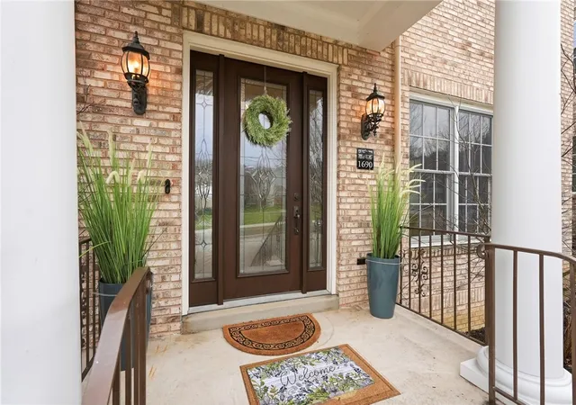 Photo 2 of Sale Pending at 1690 Shelburne Ln, Pittsburgh, PA 15217 | MLS# 1746291 | Listing updated on 2026-10-14