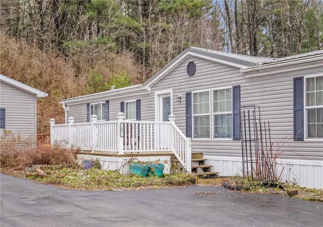 Photo 2 of Manufactured home for sale at 64 High View Dr, Champion, PA 15622 | MLS# 1746313 | Listing updated on 2026-09-11