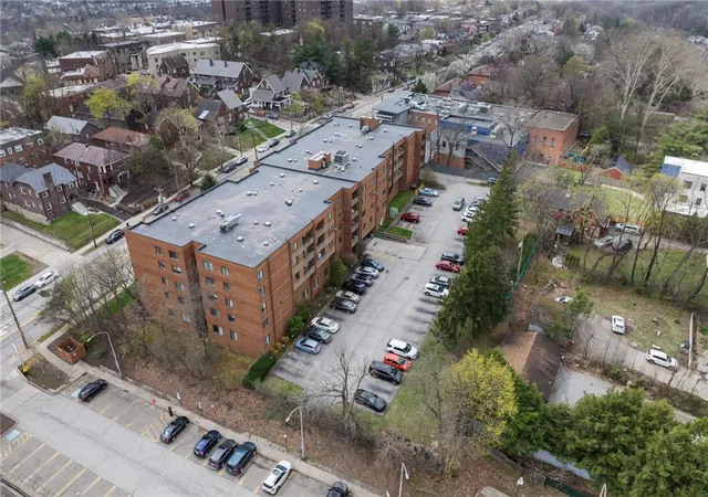 Photo 3 of Condo for sale at 5715 Beacon St #509, Pittsburgh, PA 15217 | MLS# 1746877 | Listing updated on 2026-10-09