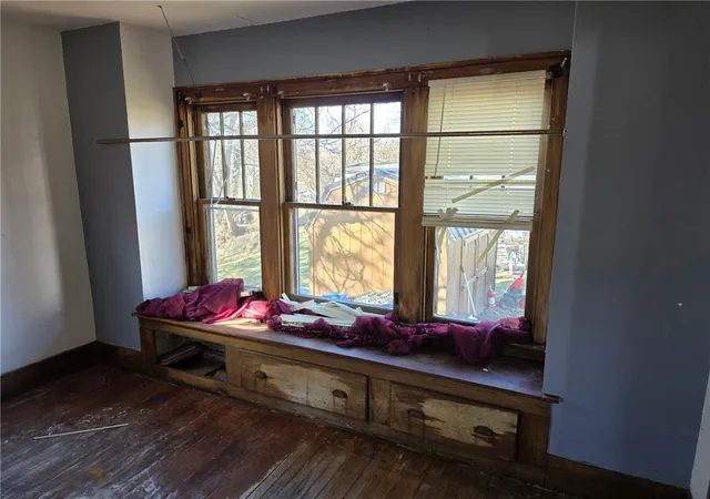 Photo 3 of Single family home for sale at 413 N Oakland Ave, Sharon, PA 16146 | MLS# 1746470 | Listing updated on 2026-09-20