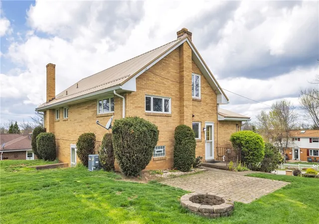 Photo 3 of Sale Pending at 105 Northumberland Dr, Irwin, PA 15642 | MLS# 1747107 | Listing updated on 2026-09-14