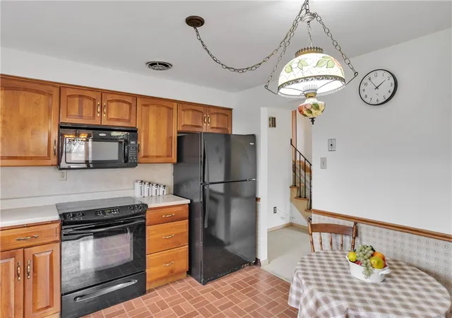 Photo 4 of Sale Pending at 105 Northumberland Dr, Irwin, PA 15642 | MLS# 1747107 | Listing updated on 2026-09-14