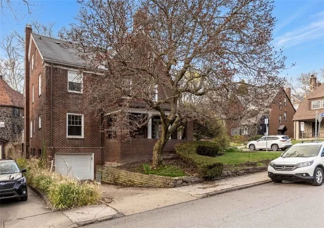 Photo 4 of Sale Pending at 5474 Kipling Rd, Pittsburgh, PA 15217 | MLS# 1747340 | Listing updated on 2026-09-03