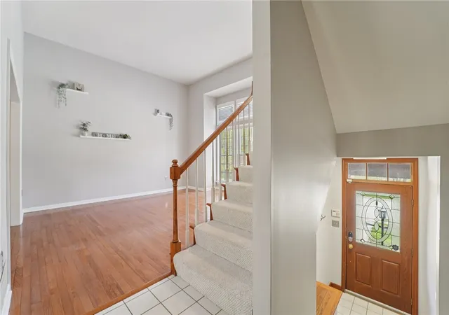 Photo 3 of Sale Pending at 2119 Huntington Ct S, Wexford, PA 15090 | MLS# 1747623 | Listing updated on 2026-09-12