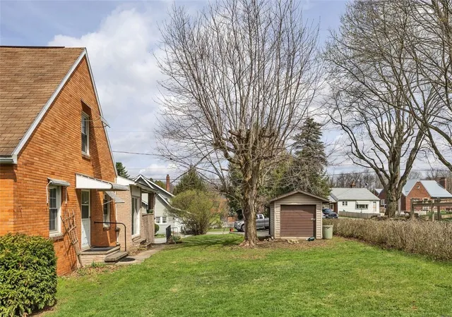Photo 2 of Sale Pending at 613 Portersville Rd, Ellwood City, PA 16117 | MLS# 1747968 | Listing updated on 2026-09-07