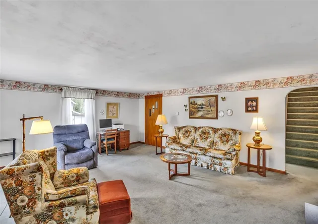 Photo 4 of Sale Pending at 613 Portersville Rd, Ellwood City, PA 16117 | MLS# 1747968 | Listing updated on 2026-09-07