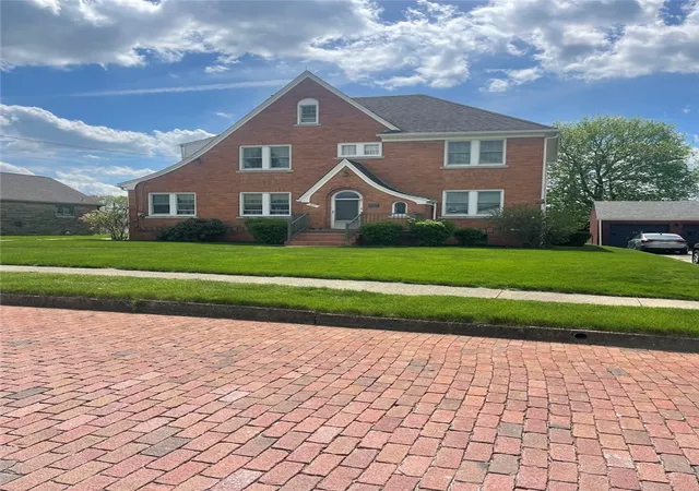 Photo 3 of Sale Pending at 221 E Muntz Ave, Butler, PA 16001 | MLS# 1748889 | Listing updated on 2026-09-04