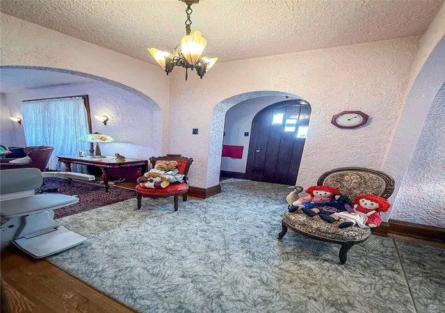 Photo 4 of Sale Pending at 221 E Muntz Ave, Butler, PA 16001 | MLS# 1748889 | Listing updated on 2026-09-04