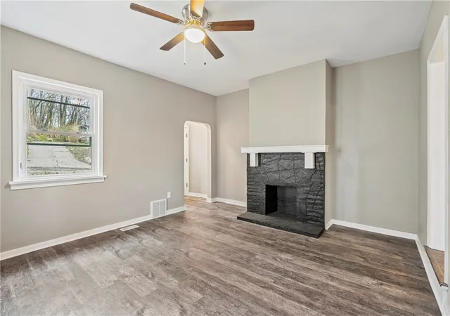 Photo 3 of Single family home for sale at 2215 Lehigh St, Pittsburgh, PA 15218 | MLS# 1748585 | Listing updated on 2026-10-15