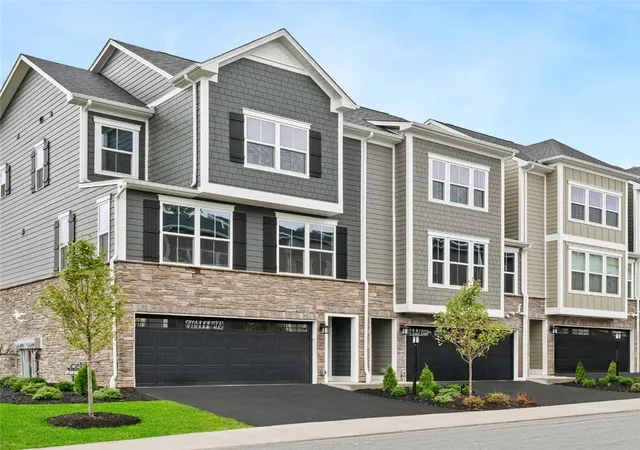 Photo 1 of Townhouse for sale at 182 Breckenridge Ct, Cranberry Twp, PA 16066 | MLS# 1749217 | Listing updated on 2026-09-11